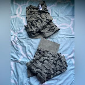 New Mix Large Camo Workout Set